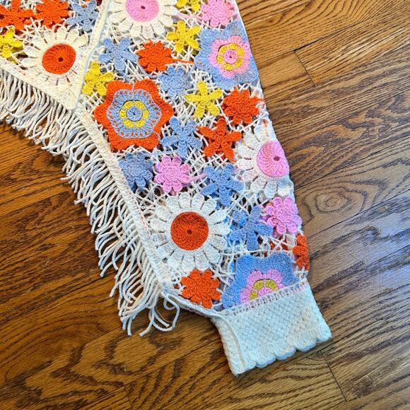 House of Harlow Crop Fringe Poncho Sweater Crochet Shawl Hippie Boho One Size - Picture 6 of 6